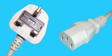 Netzkabel UK 13A Sicherung/C13, 2m weiss 1mm²